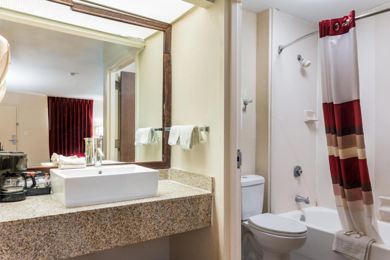 Red Roof Inn Тексаркана Екстер'єр фото